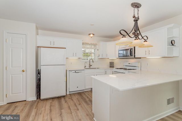 43 APPLE BLOSSOM DR, Lancaster, PA 17602