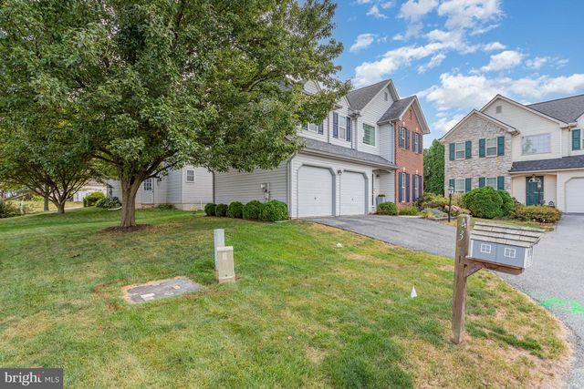43 APPLE BLOSSOM DR, Lancaster, PA 17602