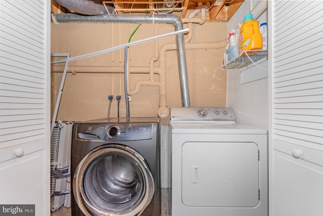 43 APPLE BLOSSOM DR, Lancaster, PA 17602