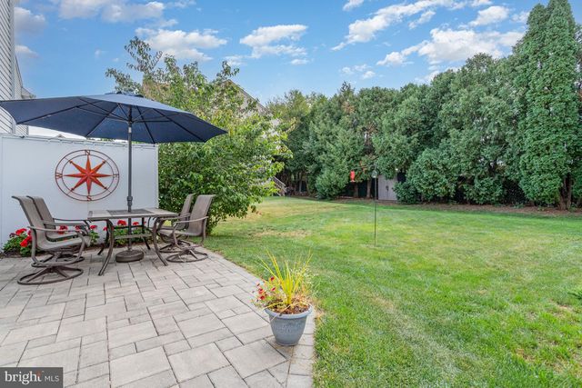 43 APPLE BLOSSOM DR, Lancaster, PA 17602