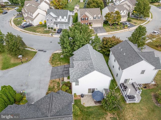 43 APPLE BLOSSOM DR, Lancaster, PA 17602