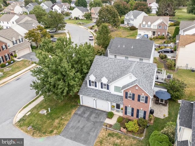 43 APPLE BLOSSOM DR, Lancaster, PA 17602