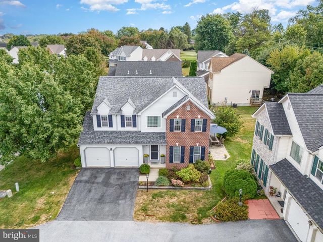 43 APPLE BLOSSOM DR, Lancaster, PA 17602