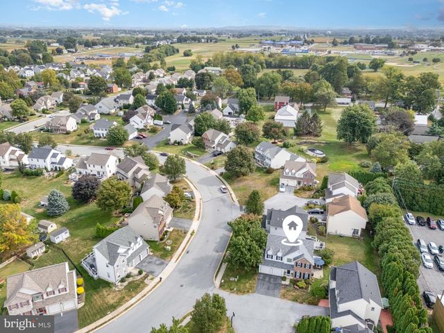 43 APPLE BLOSSOM DR, Lancaster, PA 17602