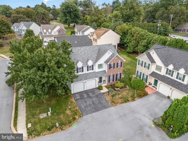 43 APPLE BLOSSOM DR, Lancaster, PA 17602
