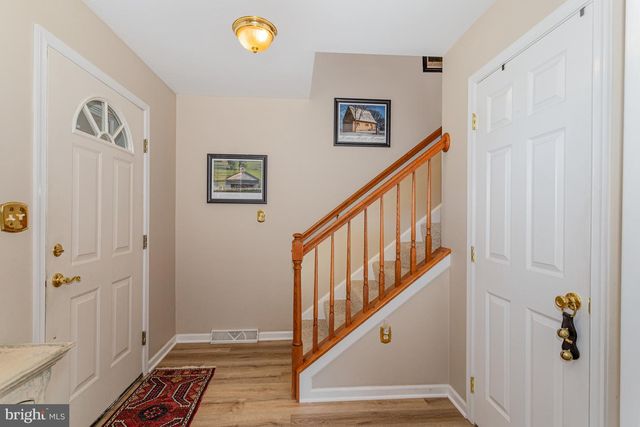 43 APPLE BLOSSOM DR, Lancaster, PA 17602