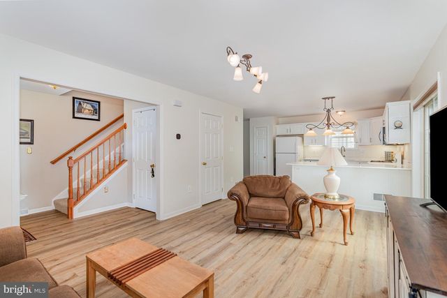 43 APPLE BLOSSOM DR, Lancaster, PA 17602