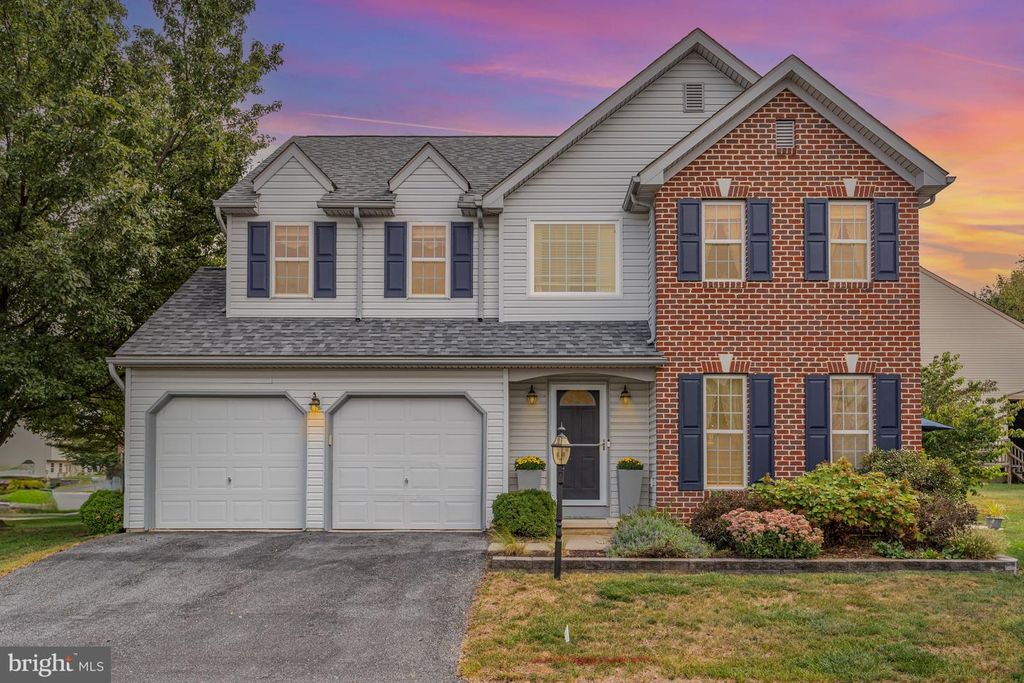 43 APPLE BLOSSOM DR, Lancaster, PA 17602