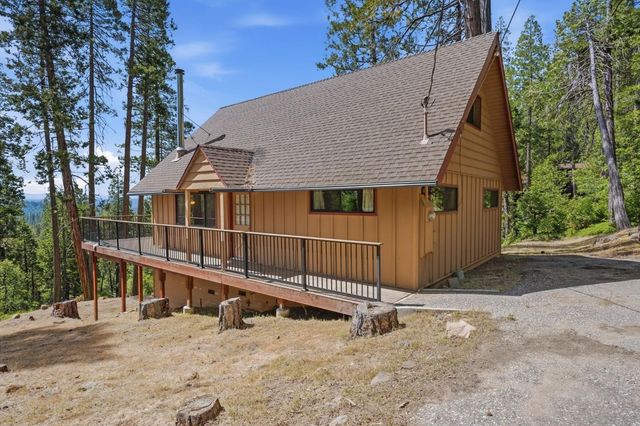 3076 Forest Ln, Arnold, CA 95223