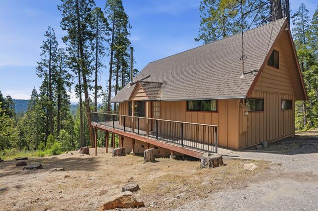 3076 Forest Ln, Arnold, CA 95223