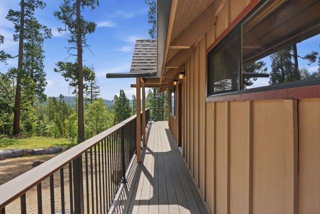 3076 Forest Ln, Arnold, CA 95223