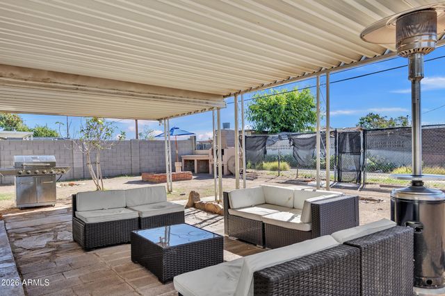 2801 W GLENROSA Avenue, Phoenix, AZ 85017