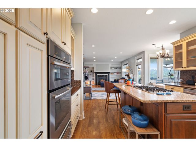 24 EMPIRE Dr, Silver Lake, WA 98645