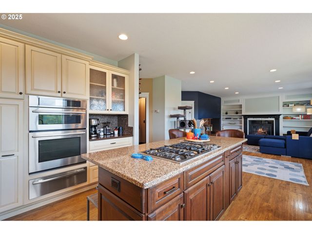 24 EMPIRE Dr, Silver Lake, WA 98645