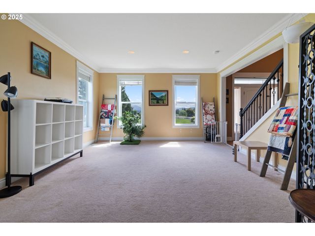 24 EMPIRE Dr, Silver Lake, WA 98645