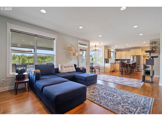 24 EMPIRE Dr, Silver Lake, WA 98645