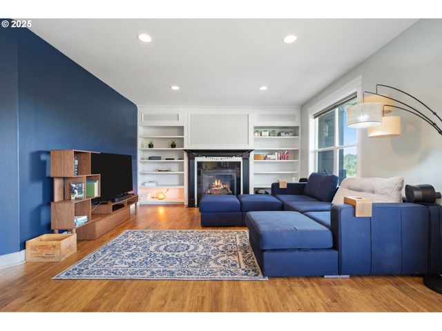 24 EMPIRE Dr, Silver Lake, WA 98645