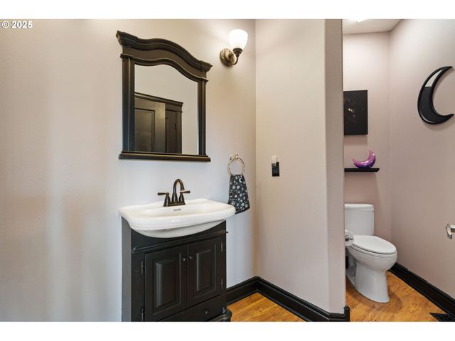 24 EMPIRE Dr, Silver Lake, WA 98645