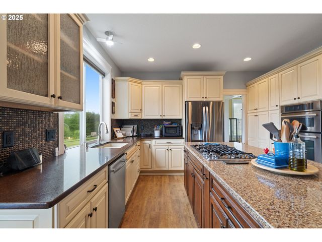 24 EMPIRE Dr, Silver Lake, WA 98645