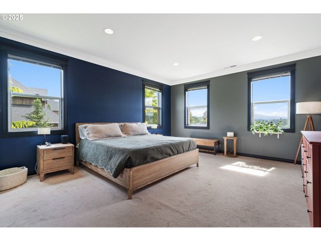 24 EMPIRE Dr, Silver Lake, WA 98645