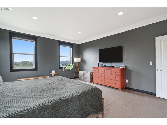 24 EMPIRE Dr, Silver Lake, WA 98645