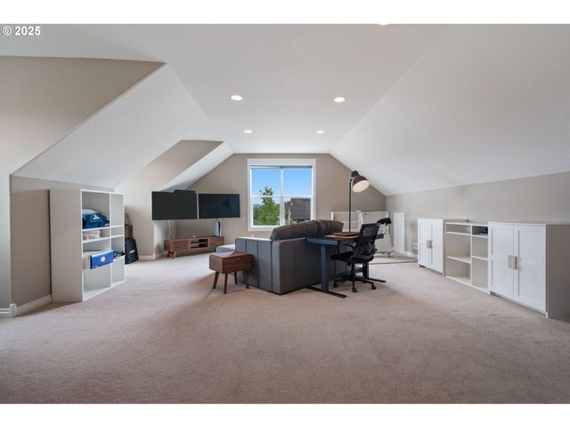 24 EMPIRE Dr, Silver Lake, WA 98645