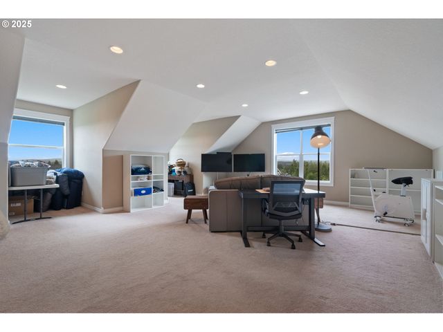 24 EMPIRE Dr, Silver Lake, WA 98645