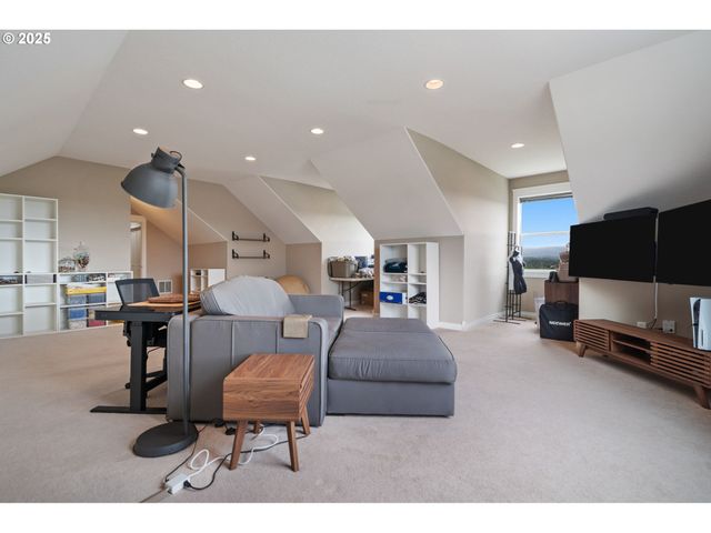 24 EMPIRE Dr, Silver Lake, WA 98645