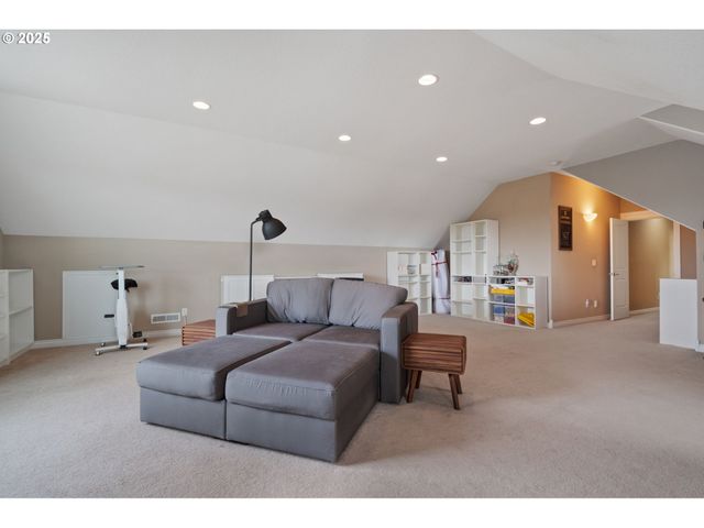 24 EMPIRE Dr, Silver Lake, WA 98645