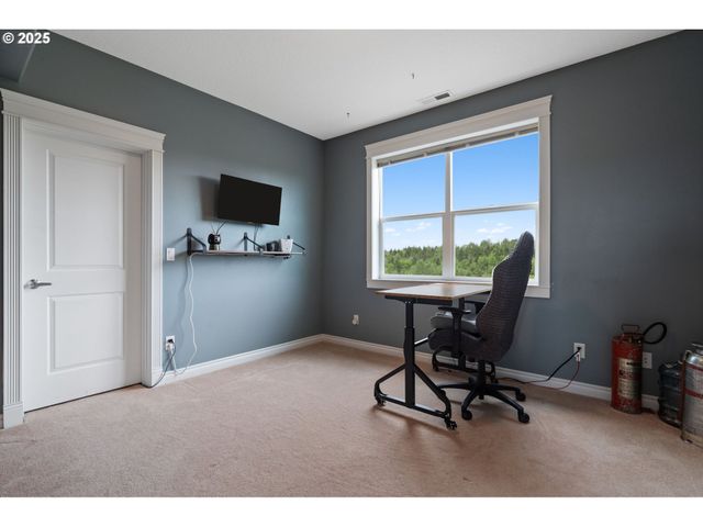 24 EMPIRE Dr, Silver Lake, WA 98645