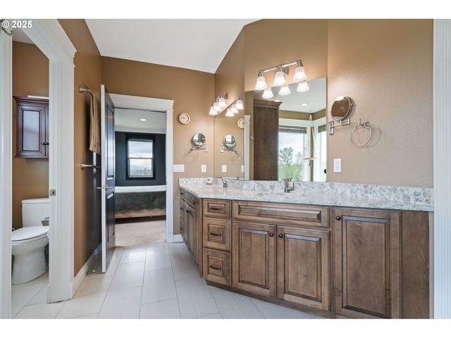 24 EMPIRE Dr, Silver Lake, WA 98645
