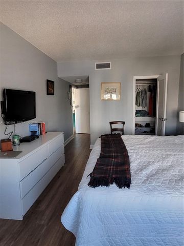 1985 S OCEAN DR 15M, Hallandale Beach, FL 33009