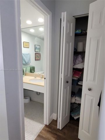 1985 S OCEAN DR 15M, Hallandale Beach, FL 33009