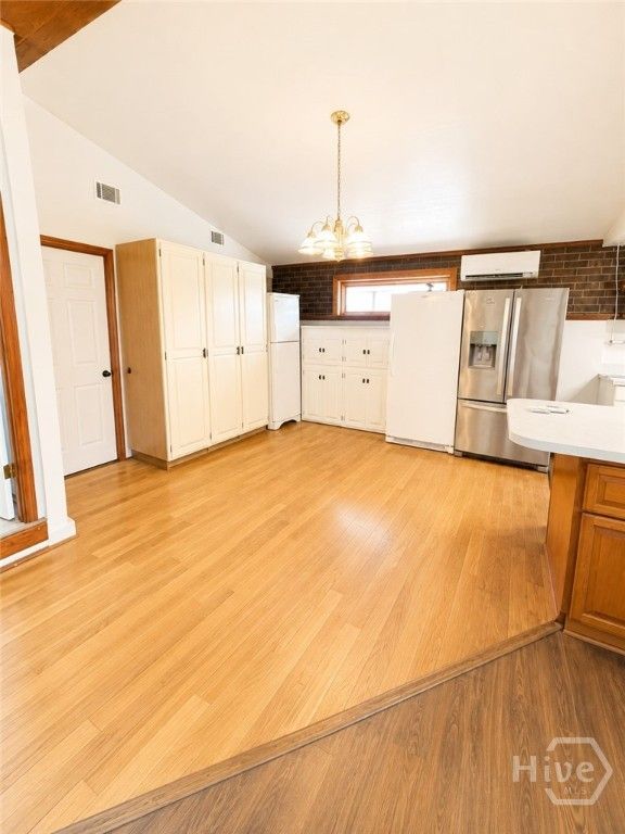 Image 11 of property listing at 2903 W Bay Street 2, Savannah, GA 31408