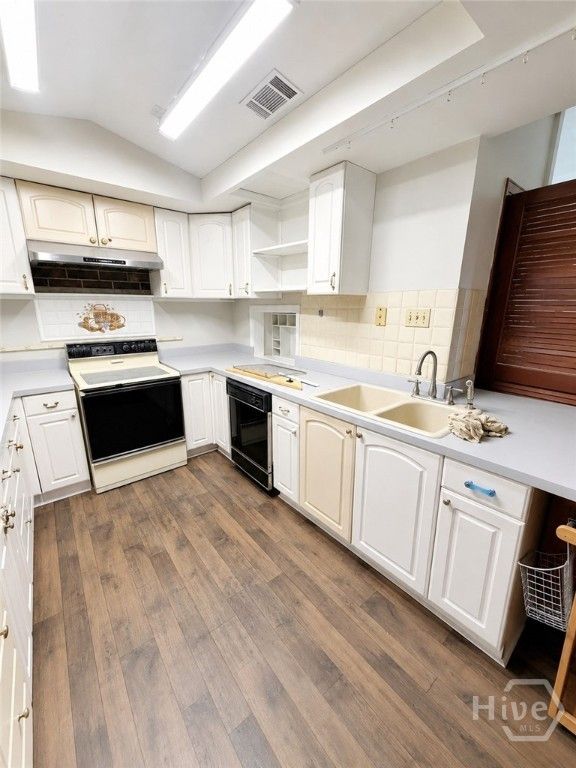 Image 14 of property listing at 2903 W Bay Street 2, Savannah, GA 31408
