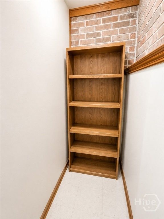 Image 18 of property listing at 2903 W Bay Street 2, Savannah, GA 31408
