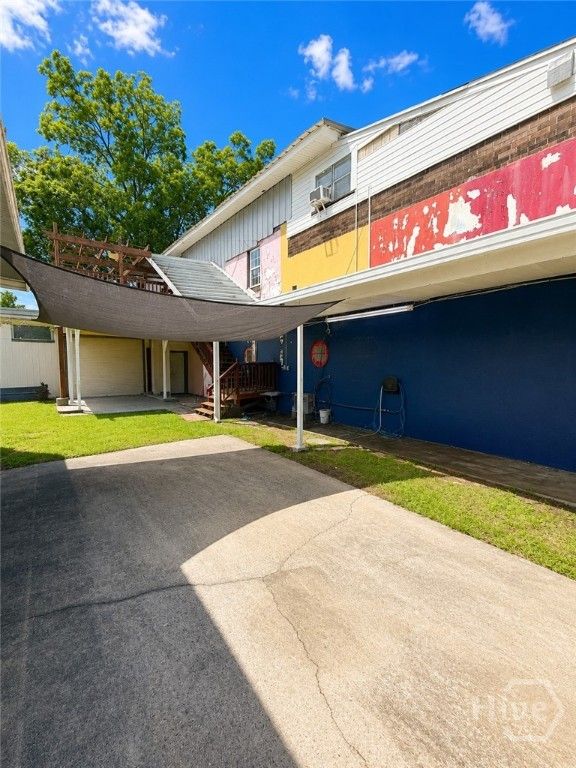 Image 3 of property listing at 2903 W Bay Street 2, Savannah, GA 31408