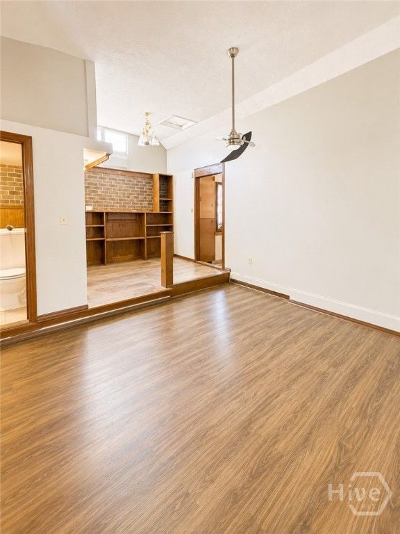 Image 7 of property listing at 2903 W Bay Street 2, Savannah, GA 31408