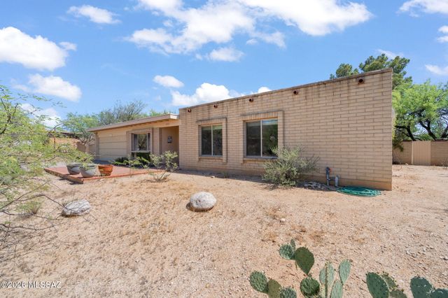 9070 E Kayenta Drive, Tucson, AZ 85749