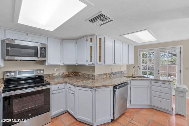 9070 E Kayenta Drive, Tucson, AZ 85749