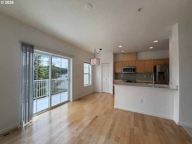 15485 Sw SPARROW Loop 101, Beaverton, OR 97007