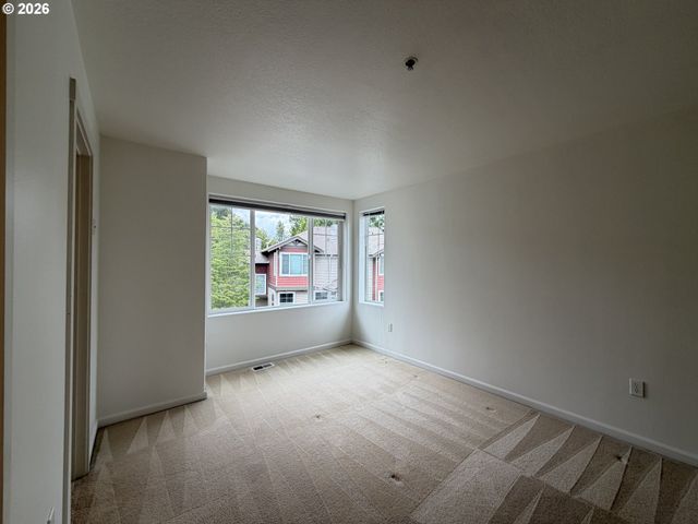 15485 Sw SPARROW Loop 101, Beaverton, OR 97007