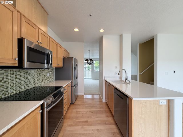 15485 Sw SPARROW Loop 101, Beaverton, OR 97007