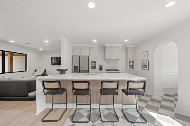 2207 Cheshire Lane, Houston, TX 77018