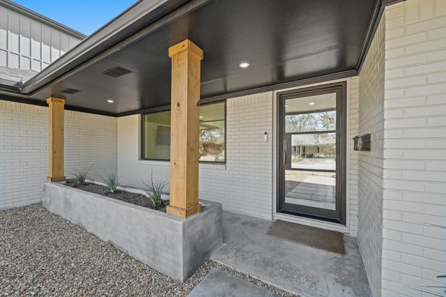 2207 Cheshire Lane, Houston, TX 77018