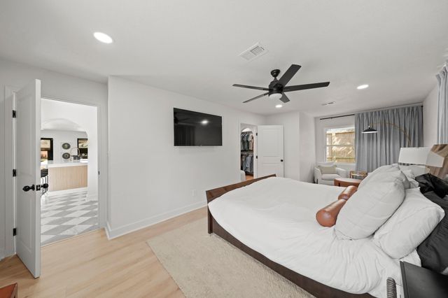 2207 Cheshire Lane, Houston, TX 77018