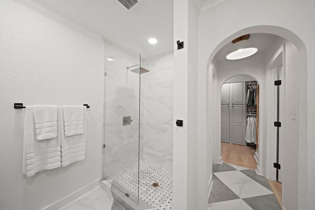 2207 Cheshire Lane, Houston, TX 77018