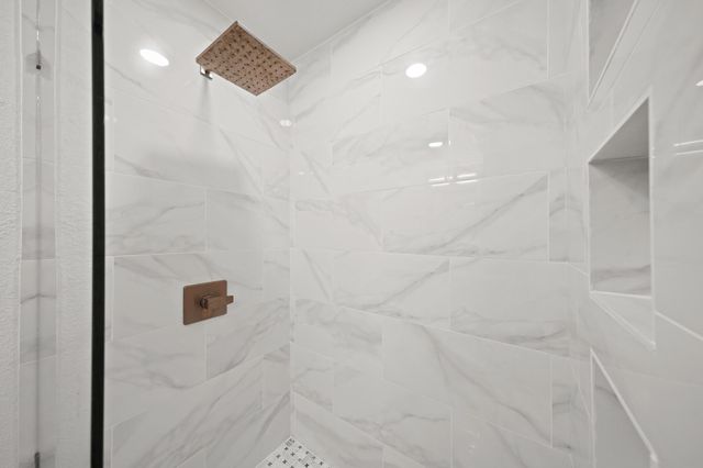 2207 Cheshire Lane, Houston, TX 77018