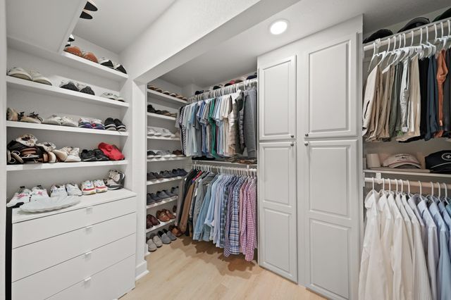 2207 Cheshire Lane, Houston, TX 77018