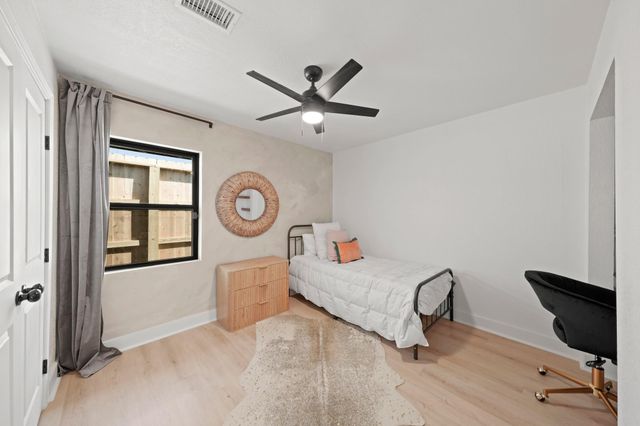 2207 Cheshire Lane, Houston, TX 77018